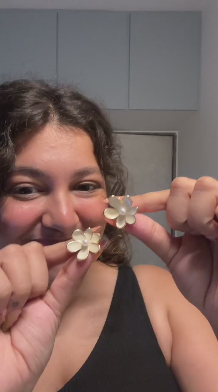 Blossom Glow Pearl Studs Earrings