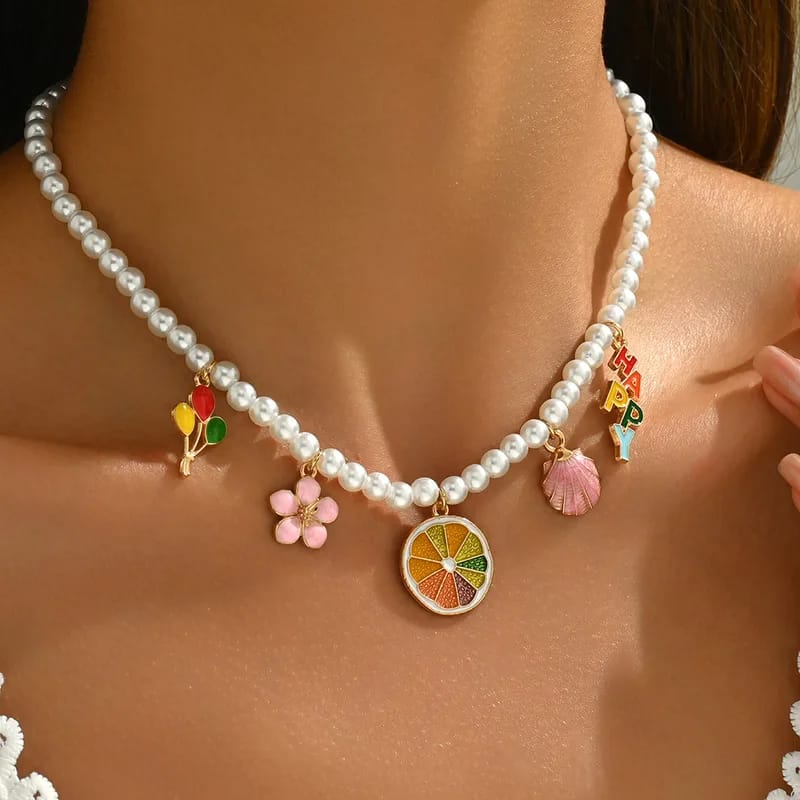 Happy Charm Pearl Choker